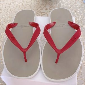 FERRAGAMO Mens Flip Flops